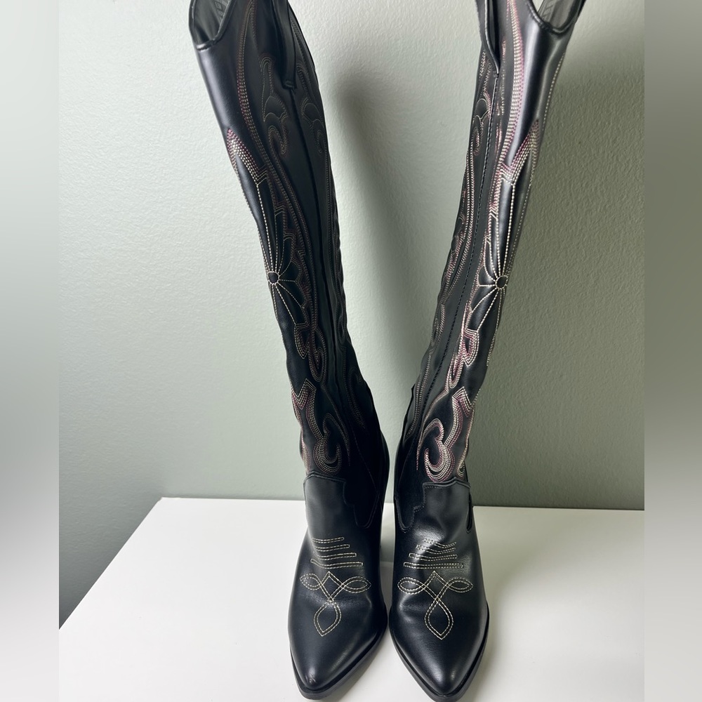 Steve Madden Black and Brown Heeled Boots - Picture 4 of 16